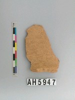 藏品(淺褐色細砂素面陶)的圖片